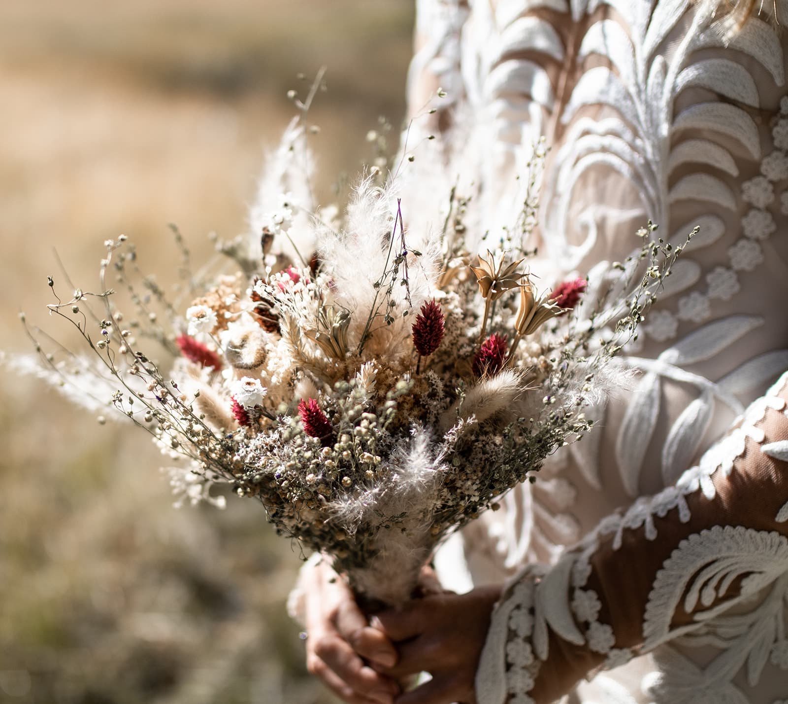 Stunning Hawaii destination wedding photography that captures your love story