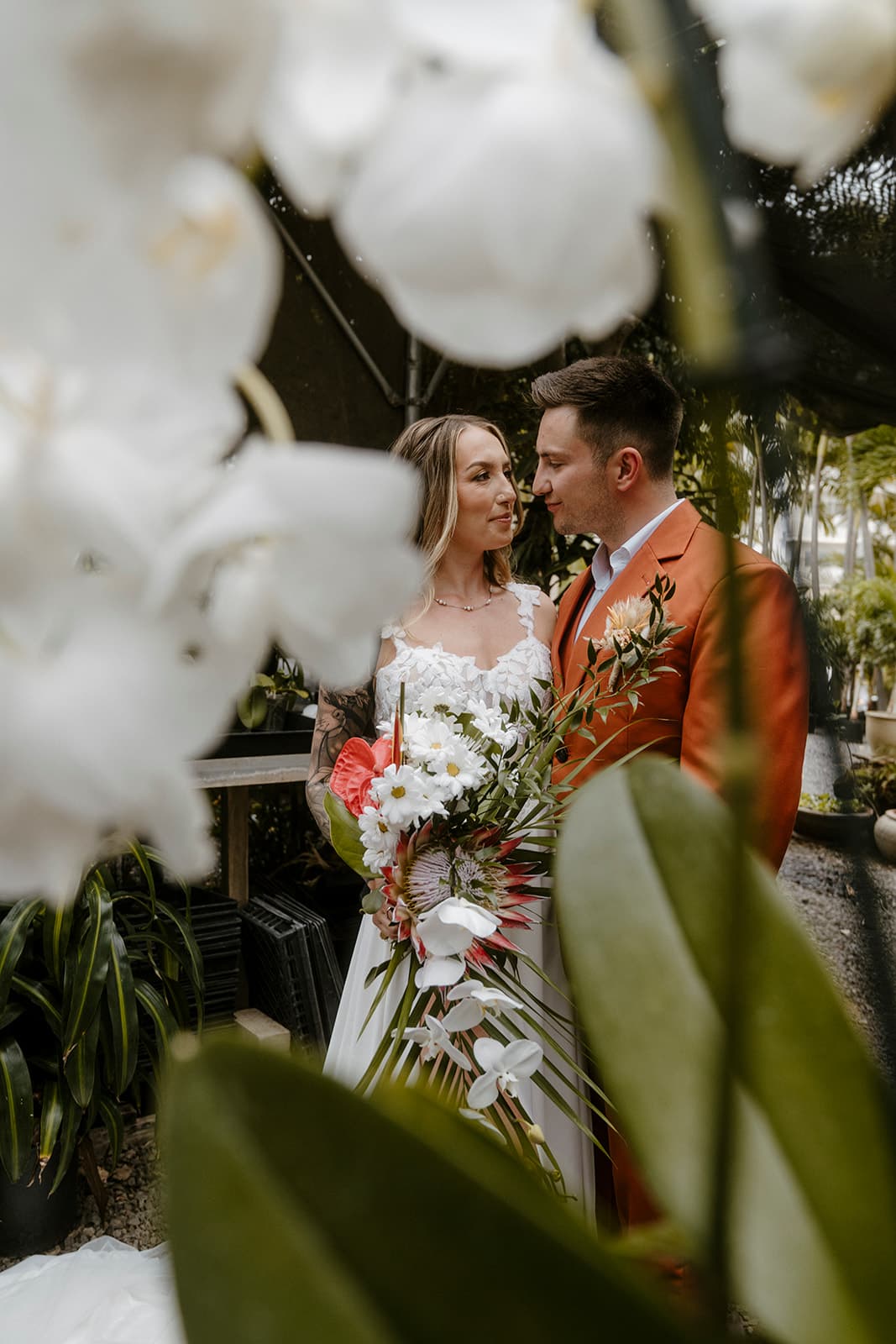 Lanai wedding photographer for intimate and personalized sessions