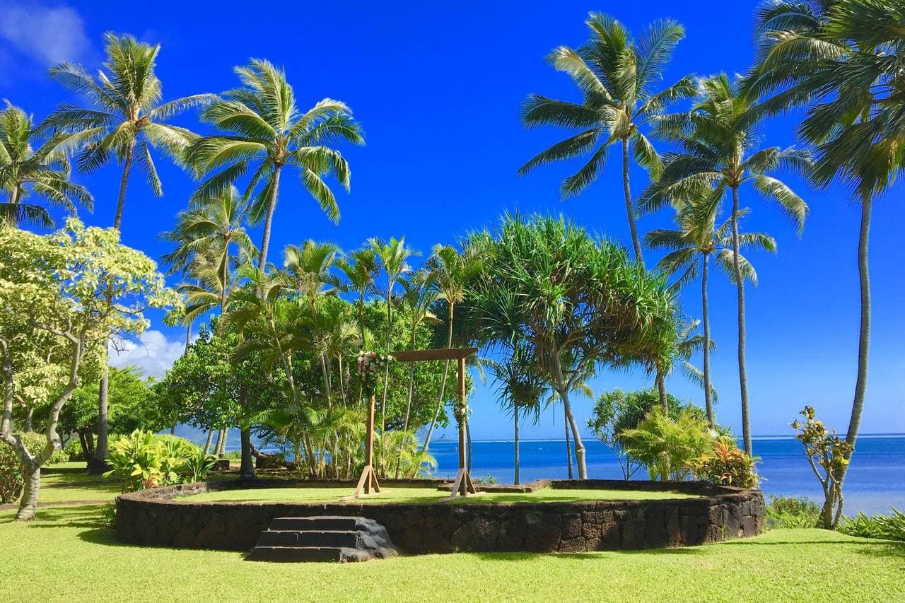 Photographer in He'eia State Park capturing stunning Hawaiian landscapes at Salt Drifter Photography.