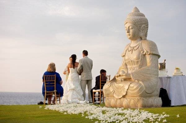 Photographer from Salt Drifter Photography at Hilton Waikoloa Village in Waikoloa, HI capturing beautiful wedding moments on the Big Island.