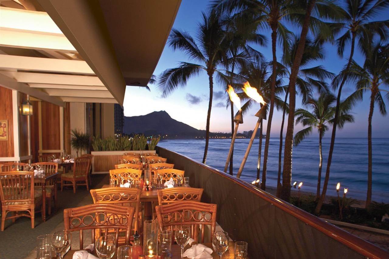 Hula Grill Waikiki - Salt Drifter Photography in Honolulu, HI captures stunning images of the beautiful Hawaiian region.