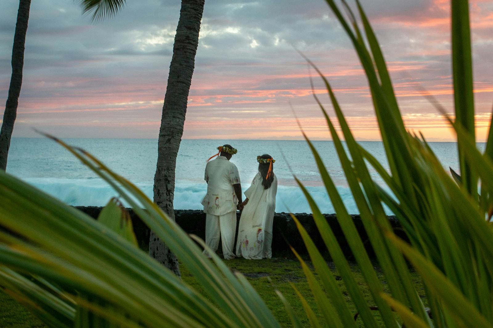Kauai elopement photographer for natural and candid images