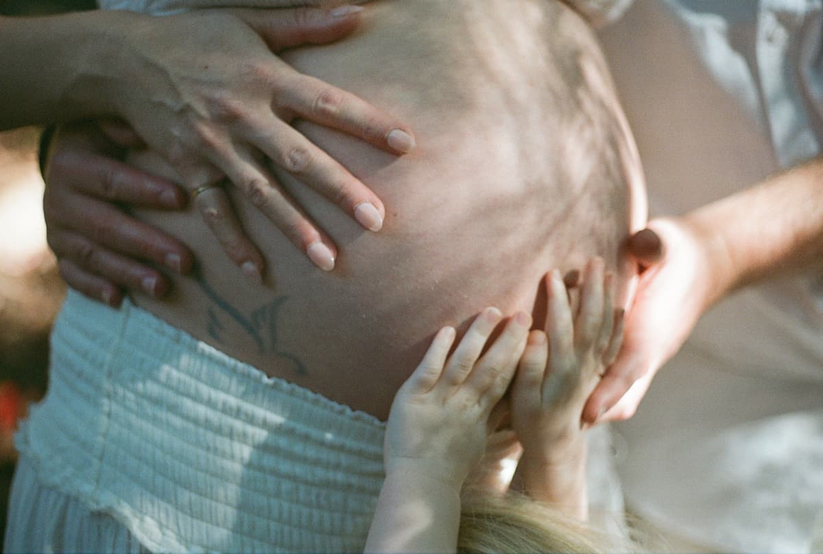 Affordable maternity photography in Hawaii for stunning and affordable maternity photos