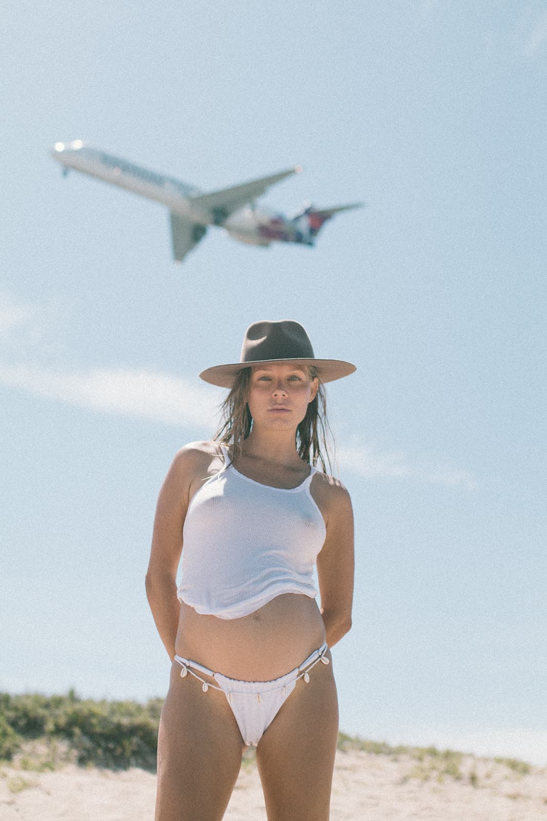 Hawaii adventure maternity photography for an adventurous maternity session