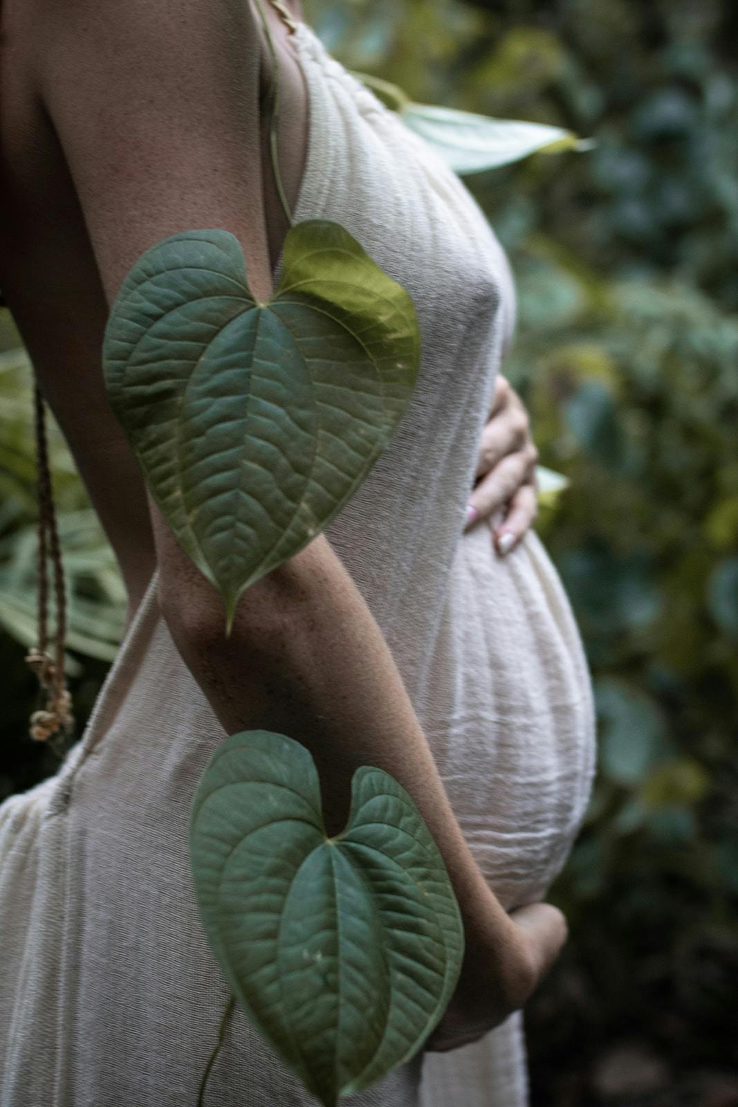 Hawaii adventure maternity photography for an adventurous maternity session