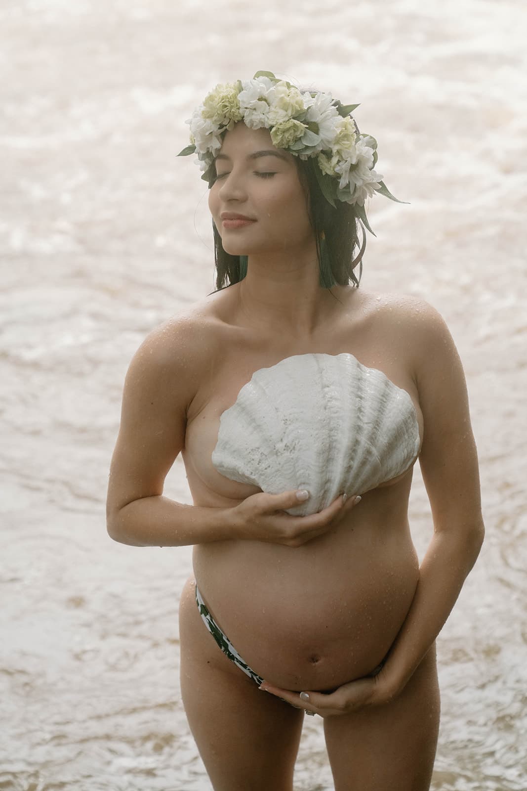 About the best wedding, elopement, couples, family, and maternity photographers and videographers serving the Big Island of Hawaii, Maui, Oahu, Kauai.