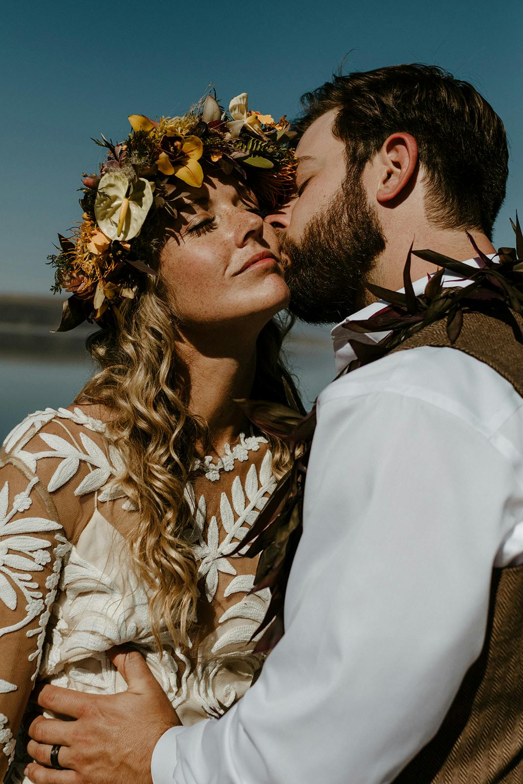 Natural and candid Lanai wedding photography that reflects your personality